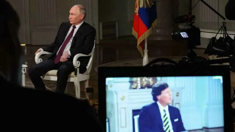 Putin: “Ukrayna heyeti İstanbul’da barış belgesi imzalamaya hazırdı, ancak Johnson onları caydırdı”