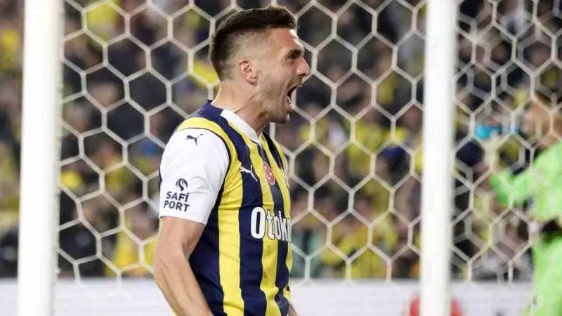 Dusan Tadic, 12. golüne ulaştı