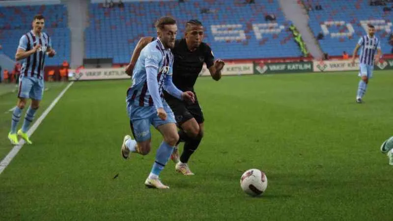 Trendyol Süper Lig: Trabzonspor: 0 - Hatayspor: 0 (İlk yarı)