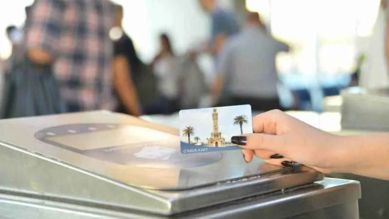 İzmir’de ulaşımda 120 dakika ücretsiz aktarma müjdesi