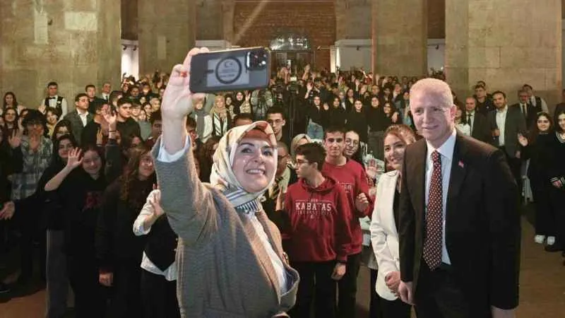 LGS'den tam puan alan öğrencilere aylık burs