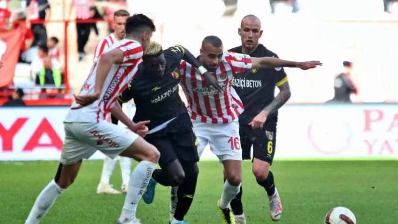 Antalyaspor son dakika penaltısı ile 2 puan kaybetti