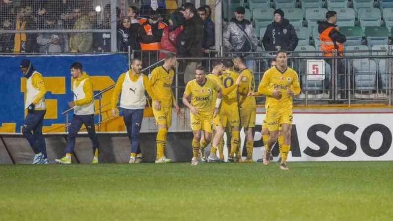 Fenerbahçe yenilmezlik serisini 15 maça çıkardı
