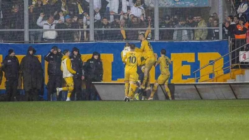 Fenerbahçe, deplasman serisini sürdürdü