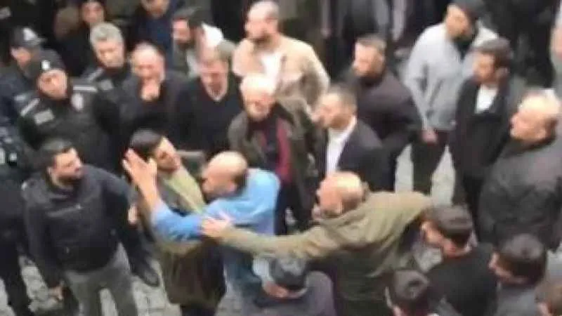 Hopa’da CHP’nin liste tartışması yumruklu kavgaya dönüştü