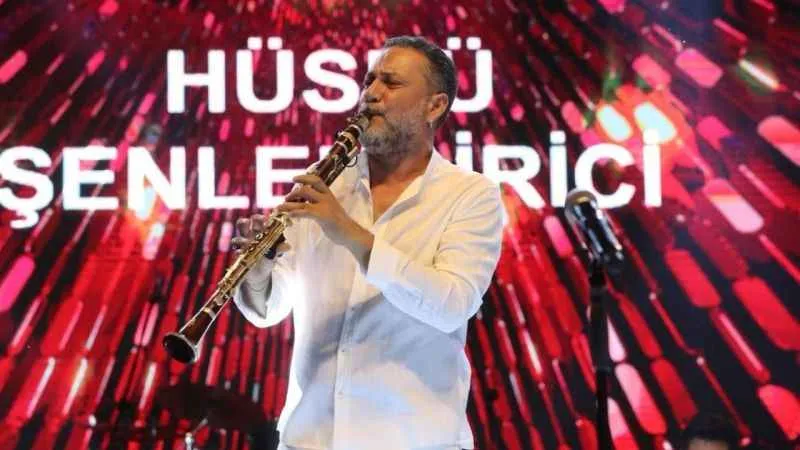 AK Parti’de Hüsnü Şenlendirici sürprizi