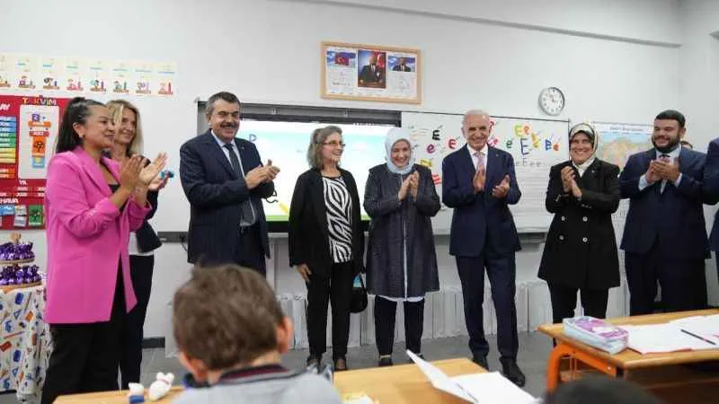 Ümraniye’de 820 öğrenci yeni okuluna kavuştu