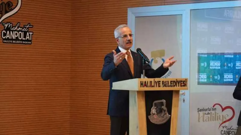 Bakan Uraloğlu, Süveyş Kanalı’na alternatif Fav Limanı projesini anlattı