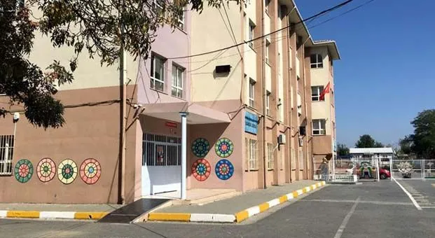 Son dakika! Birleşik Krallık tüm okulları tatil etti!