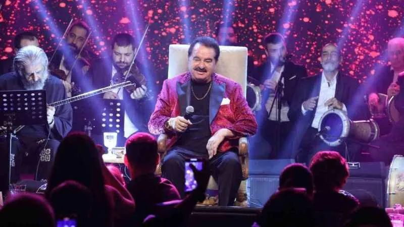 Tatlıses, İstanbul’da sahnelere döndü