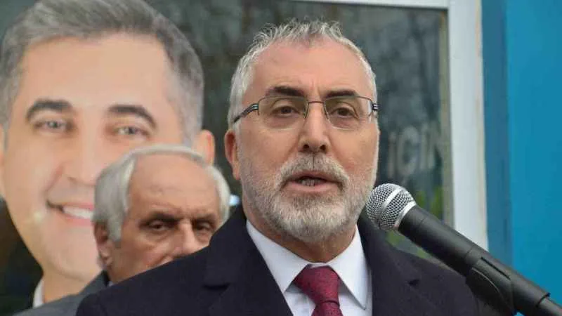 Çalışma ve Sosyal Güvenlik Bakanı Işıkhan: "Önümüzde bir demokrasi sınavı var"