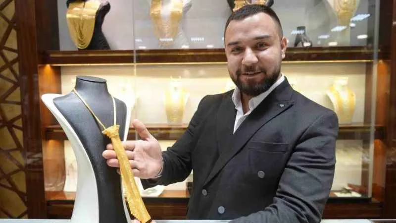 Gaziantep’te kuyumcularda yeni trend: Altın kravat