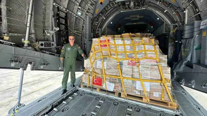 Gazzeliler için sağlık malzemesi taşıyan TSK’ya ait A400M tipi uçak Ürdün’e ulaştı