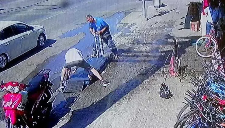 Önce yardım etti sonra çaldı, böyle hırsızlık görülmedi