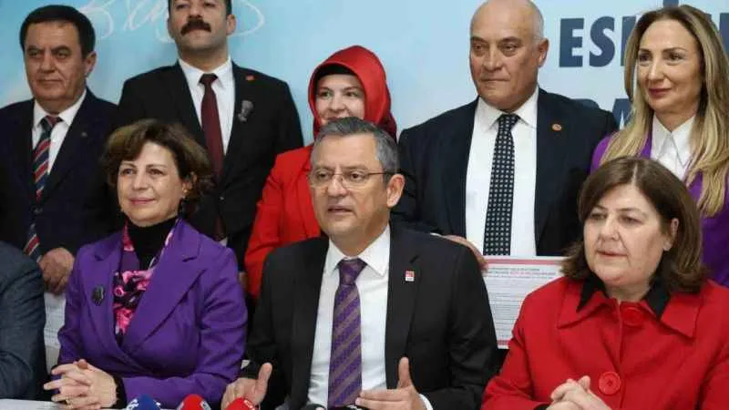 CHP Genel Başkanı Özel, kadınlar gününde kadın adayı Köksal’ı eleştirdi