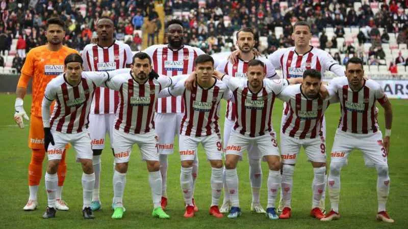 Sivasspor, Süper Lig’de 9. mağlubiyetini aldı