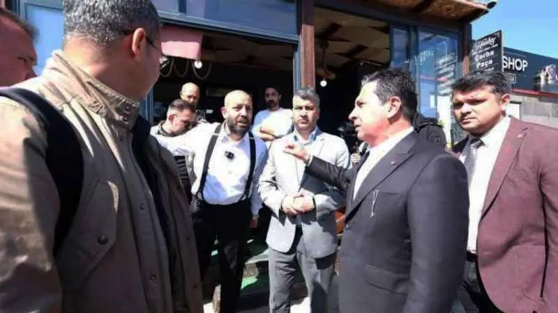 Bodrum’da CHP Muğla Büyükşehir Başkan Adayı Aras ile İYİ Parti Bodrum Belediye Başkan adayı Süer birbirine girdi