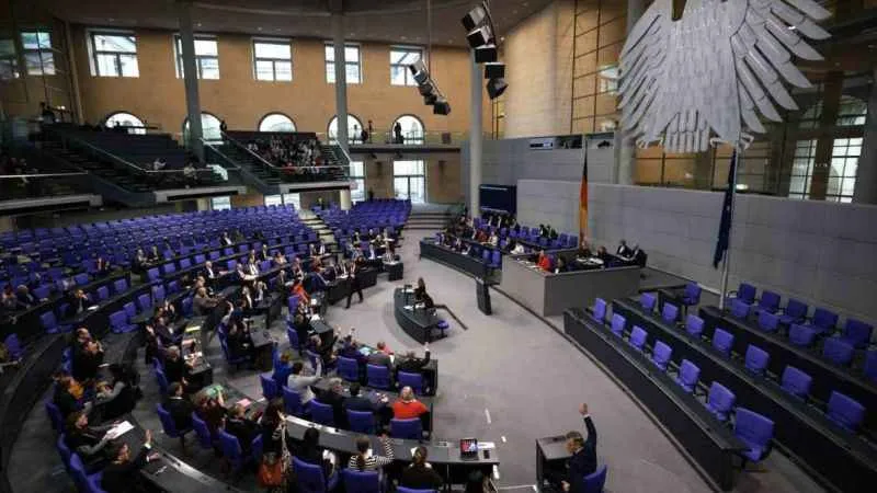 Alman Meclisi, Ukrayna’ya Taurus füzesi sevkiyatını reddetti