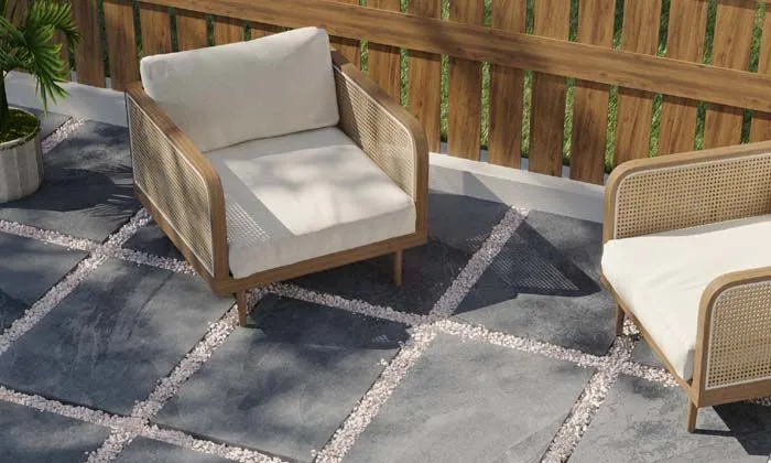 Bahçeler QUA Granite’in Vitoria Anthracite ürünü ile yenileniyor