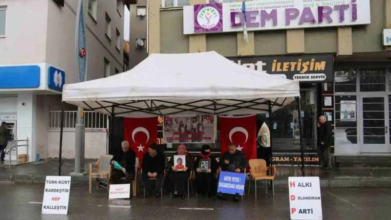 Acılı Anne Koçhan: “Onların çocukları üniversitelerde okuyor, bizimkiler de dağların başında”