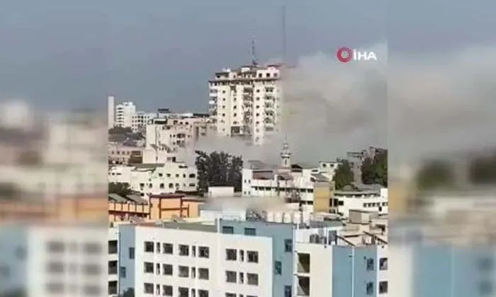 İsrail, Gazze’ye bomba yağdırdı