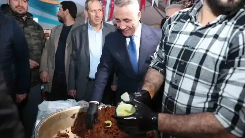 Sultangazi’de Ramazan etkinliklerinin konuğu Bekir Develi oldu