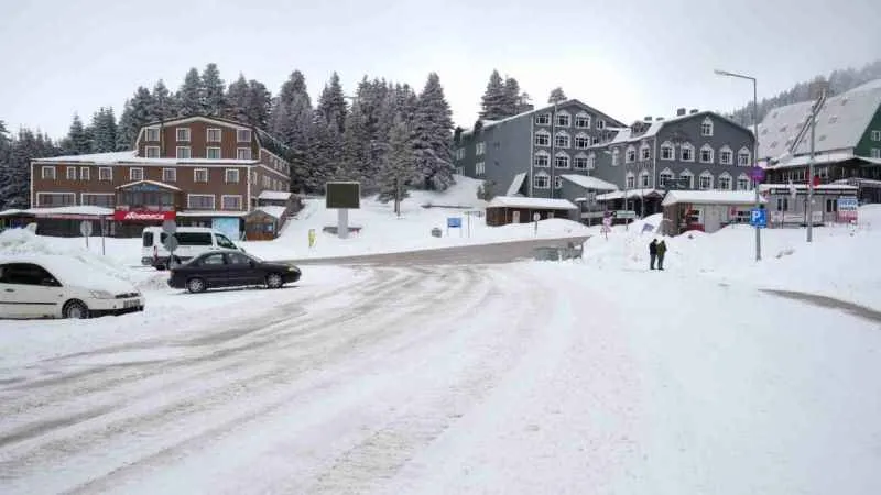 Uludağ’a Mart karı...40 yıl sonra yeniden kar gördü