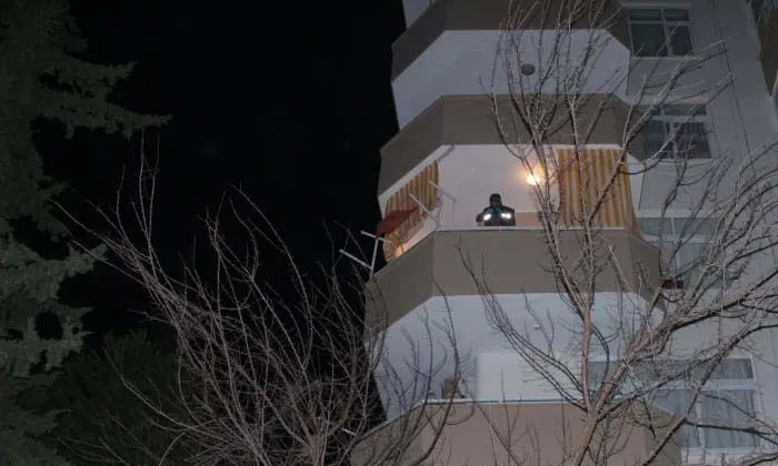 Adana’da balkondan düşen Zeynep İbiş hayatını kaybetti