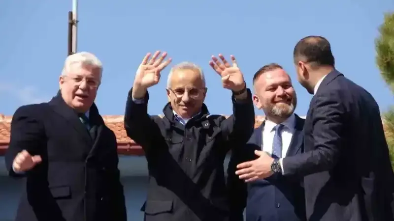 Bakan Uraloğlu: “Ülkemizin her tarafını bölünmüş yollarla, örümcek ağı gibi ördük”