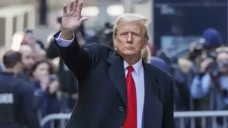 Trump’a "sus payı" ödediği suçlamasıyla hakkında açılan ceza davasında konuşma yasağı getirildi