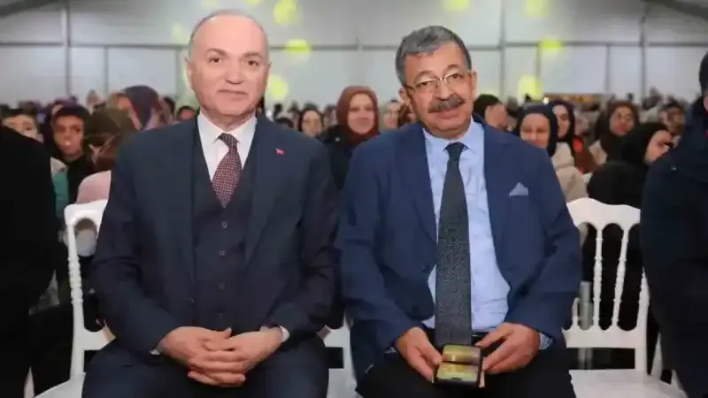 Yazar Hayati İnanç Düzcelilerle buluştu