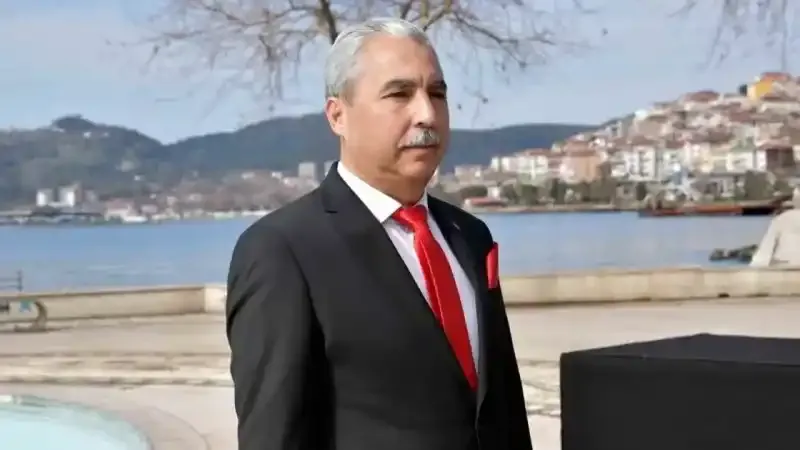 CHP’li belediye meclis üyesi adayı sandık başında fenalaştı, hastanede hayatını kaybetti