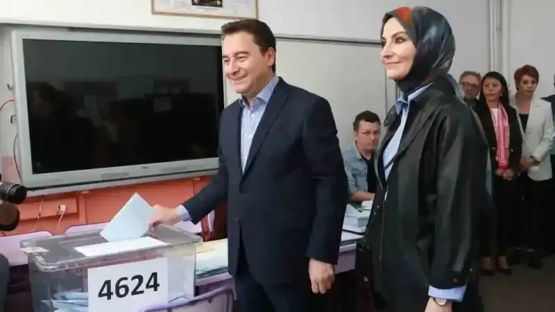 DEVA Partisi lideri Babacan, oyunu Ankara’da kullandı