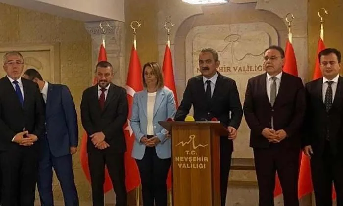 Bakan Özer: İlk defa bu yıl yardımcı kaynaklar da çocuklarımızın masalarında olacak