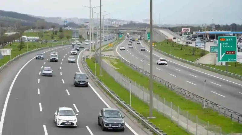 Tatilcilerin dönüş yolculuğu başladı