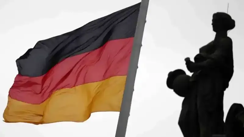 Almanya’dan vatandaşlarına “İran’ı terk edin” uyarısı