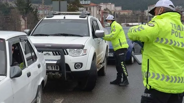 Şehirler arası seyahat edecek vatandaşlar sağlık kontrolünden geçirilecek