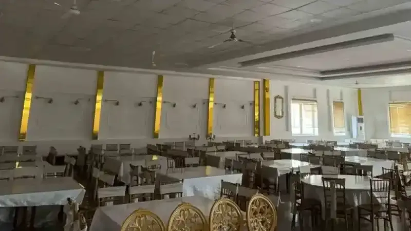 Depremden dolayı düğün salonu tavanı çöktü: Faciadan dönüldü