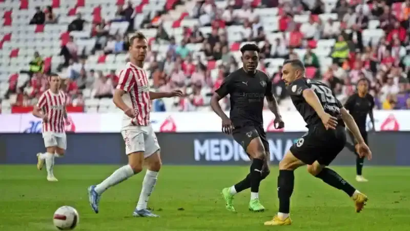Antalyaspor son dakika golüyle Hatayspor'u mağlup etti