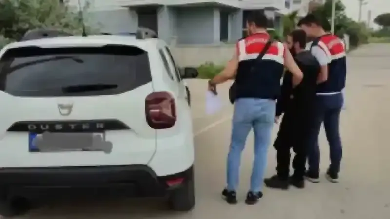 İzmir’de eş zamanlı DEAŞ operasyonu: 11 gözaltı