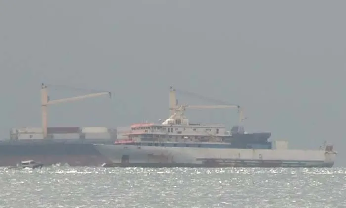 Yunanistan tarafından taciz ateşine tutulan ‘Anatolian’ adlı gemi Zeytinburnu açıklarına demirledi