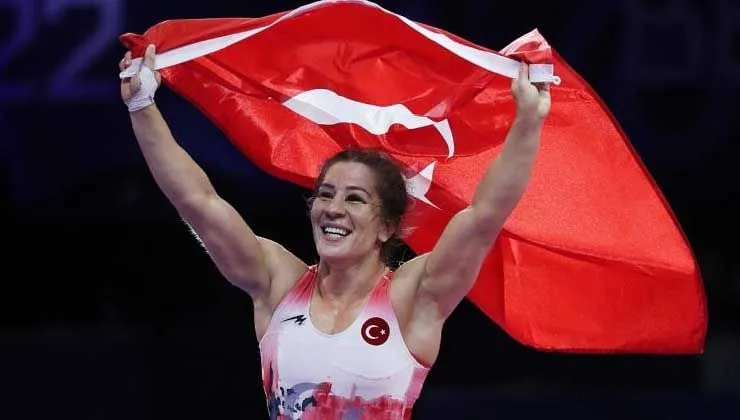 Yasemin Adar, dünya şampiyonu