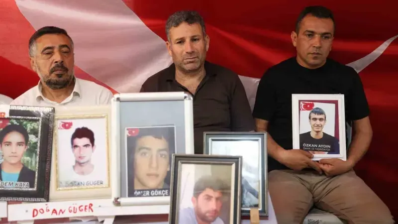 Evlat nöbetindeki ailelerin oturma eylemi aralıksız sürüyor