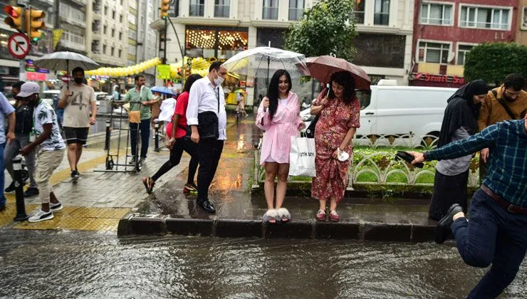 Meteoroloji’den İstanbul’un 4 ilçesine sağanak uyarısı