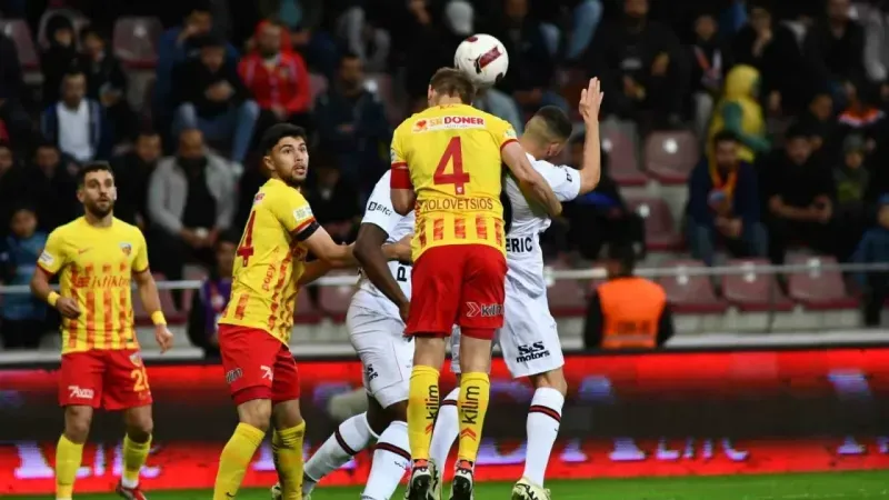 Kayserispor ile Fatih Karagümrük arasında 4 gollü düello