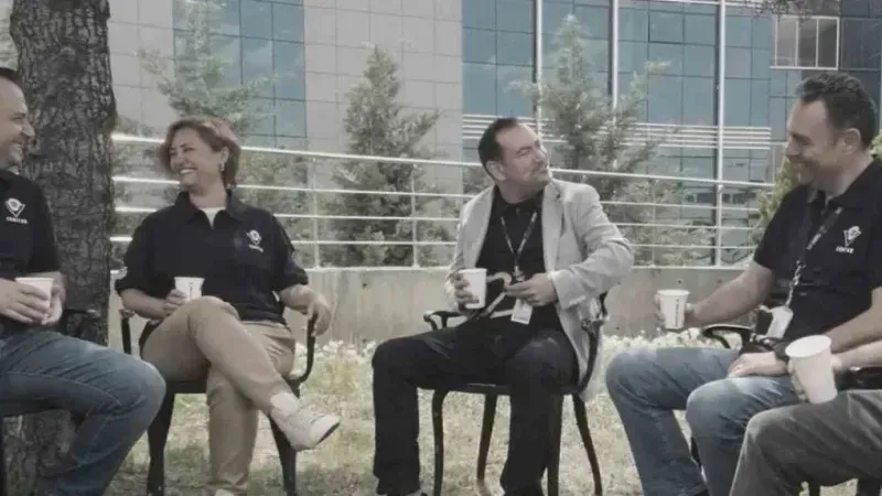 Bakan Kacır, engelleri aşan ilk Türk uzay mühendisini tebrik etti