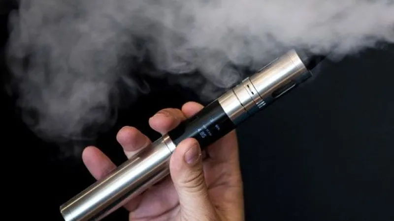 Çocuklar bile kullanıyor, elektronik sigara tehlikesi büyüyor