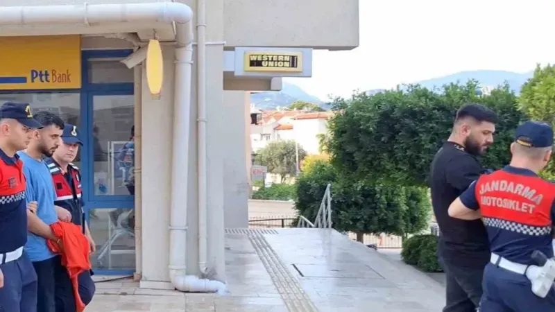 Göçmen kaçakçıları tutuklandı