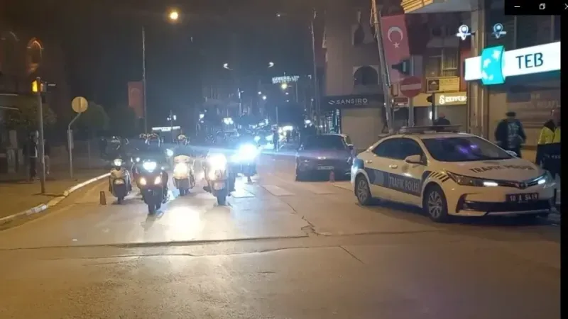 Kuryeler ’Ata Emre’ için kornalarını çaldı