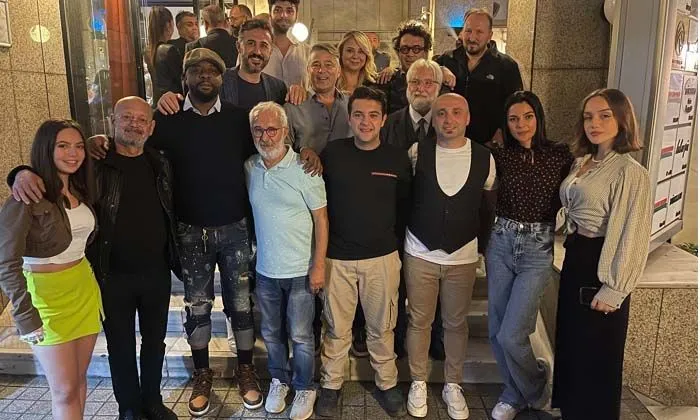 Aşkın Saati 19:03 ekibi yemekte buluştu